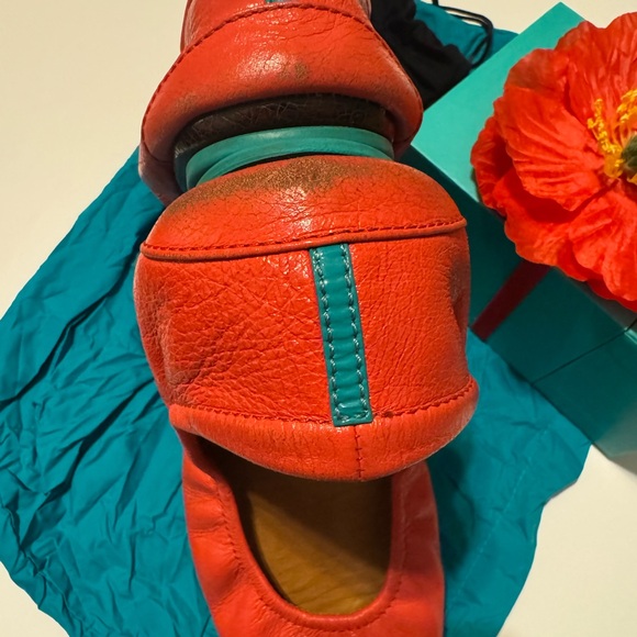 Tieks Poppy Red Flats with Teal Soles - Picture 5 of 11